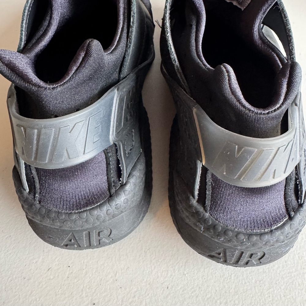 Nike Air Huarache Triple Black Sneakers size 13 - Picture 5 of 9